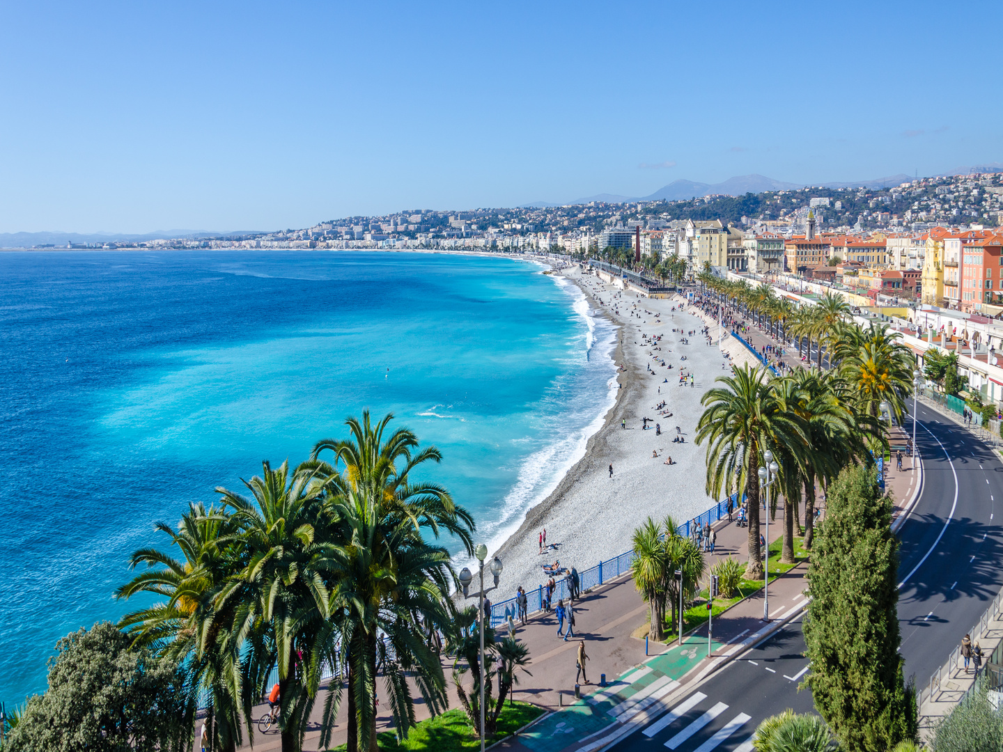 Homestay with a teacher in French Riviera, around Nice.