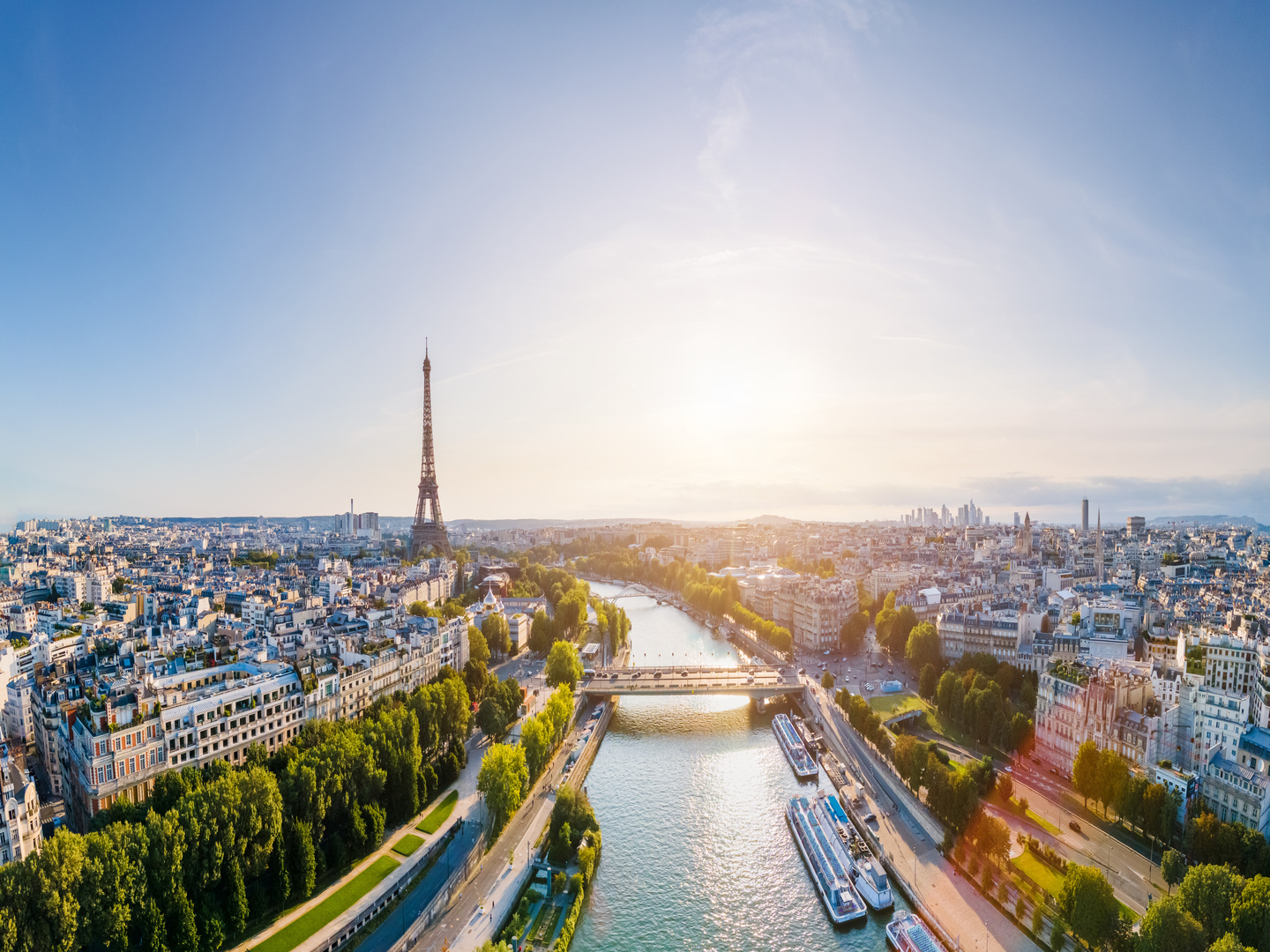 Learn English and discover Paris