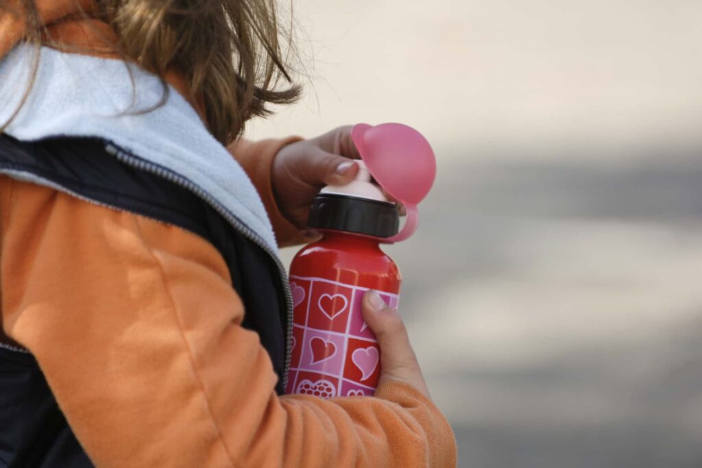 Gourde réutilisable pour un séjour enfant