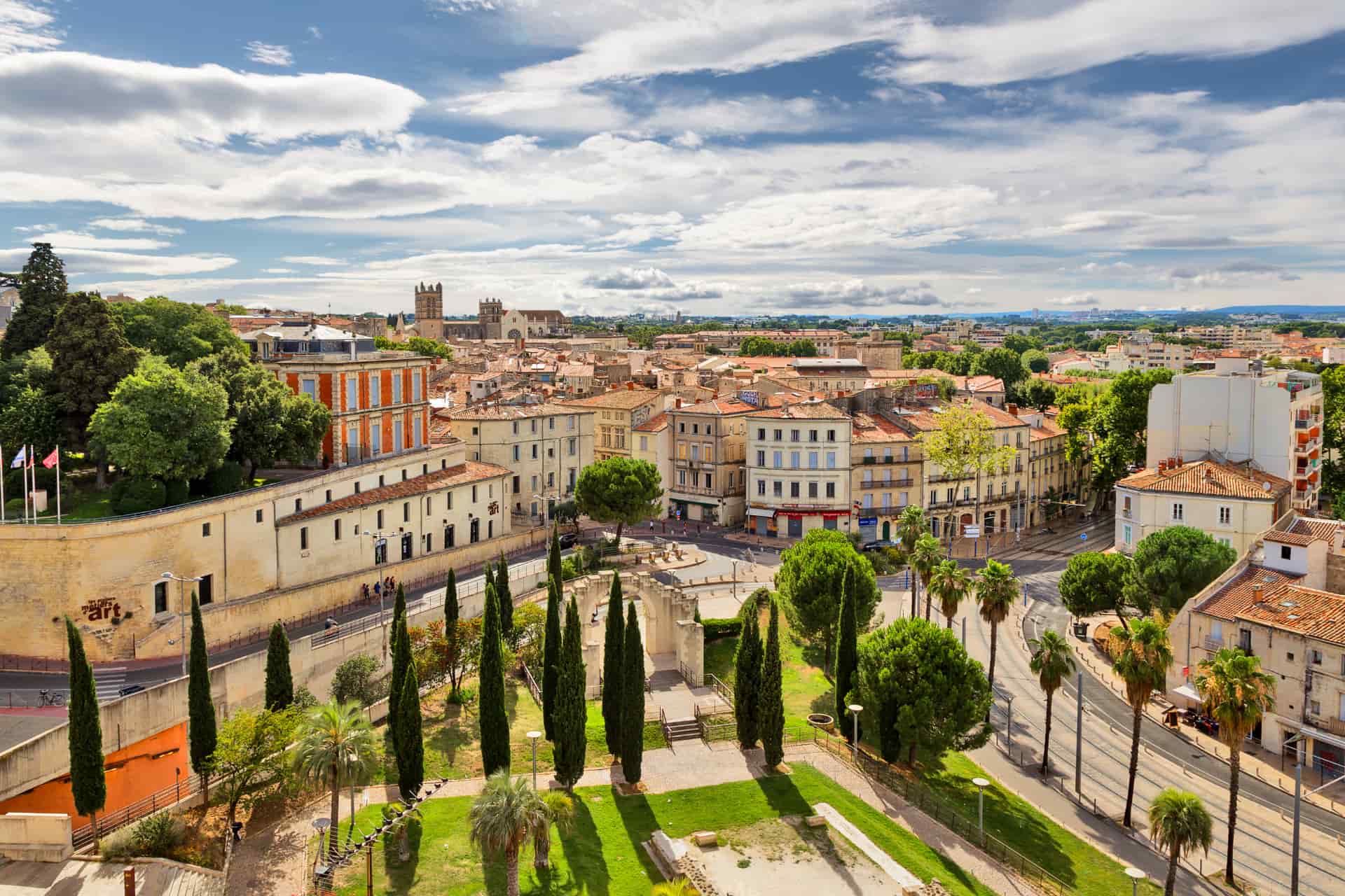 Vue panoramique de Montpellier lors d’un séjour culturel vallée du Rhône en France.