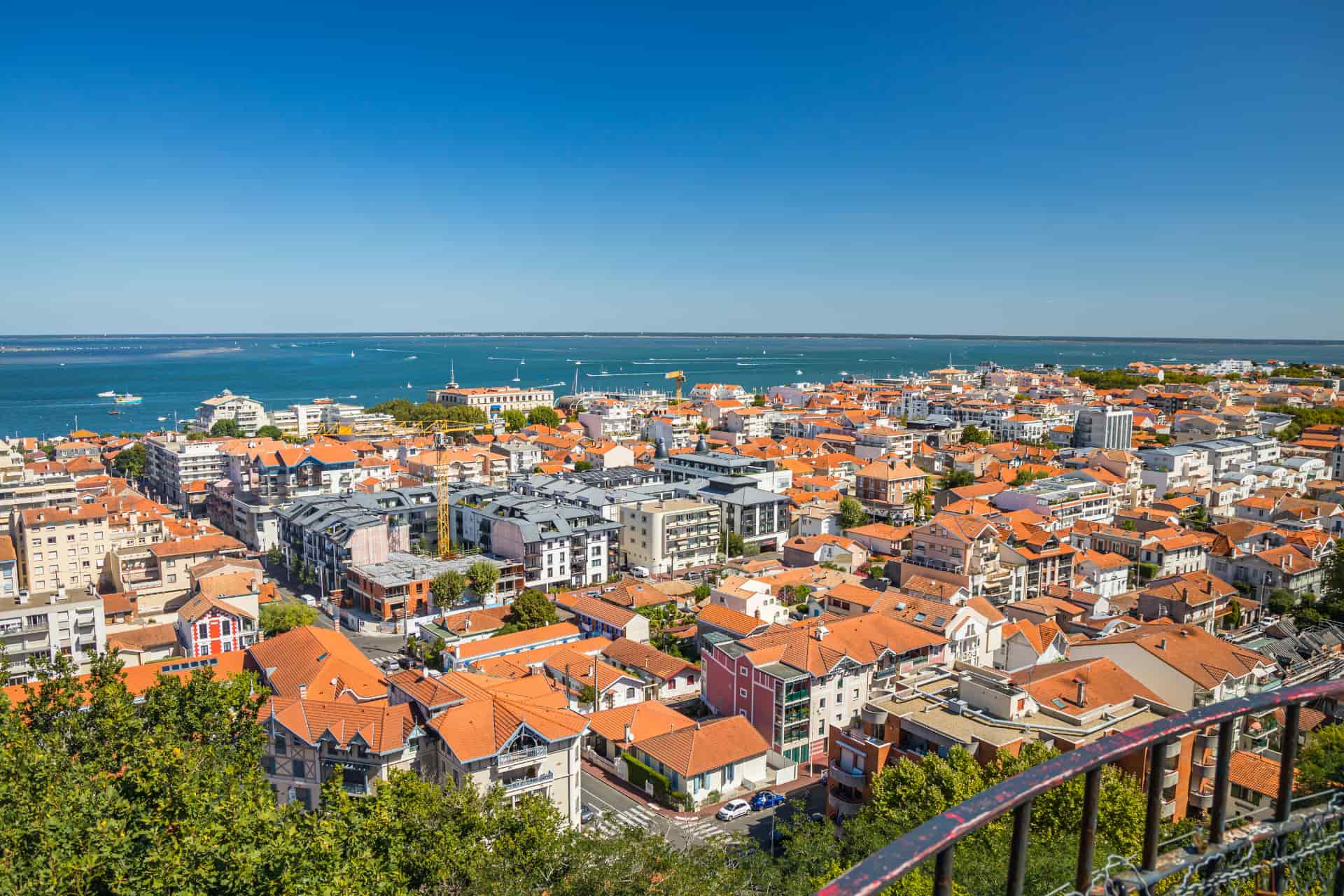Vue panoramique sur la ville d’Arcachon et le bassin d’Arcachon.