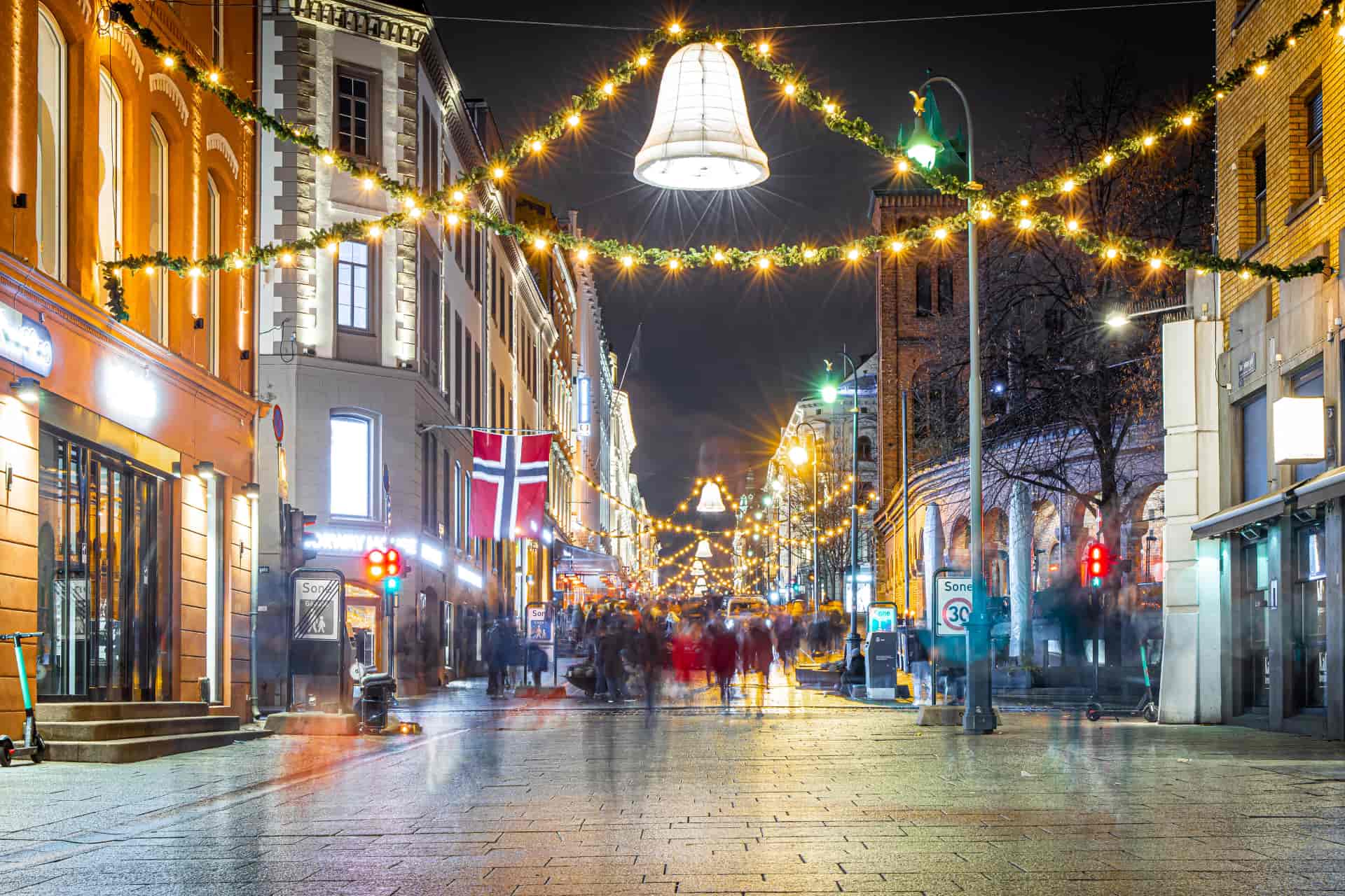 Le centre-ville d'Oslo mêle modernité, convivialité et ambiance scandinave durant l'hiver.