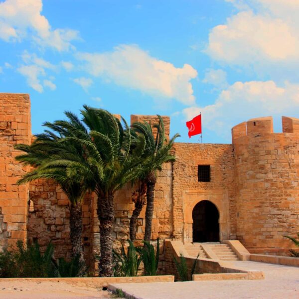 Forteresse historique de Djerba visitée lors d'une colonie de vacances en Tunisie