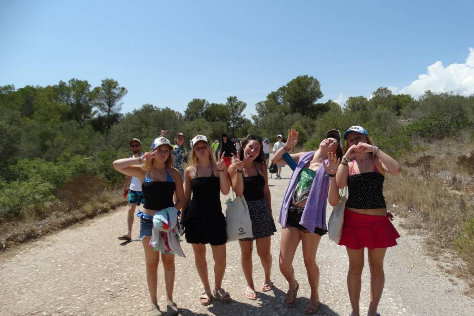 Adolescents pendant une colonie de vacances à Majorque.