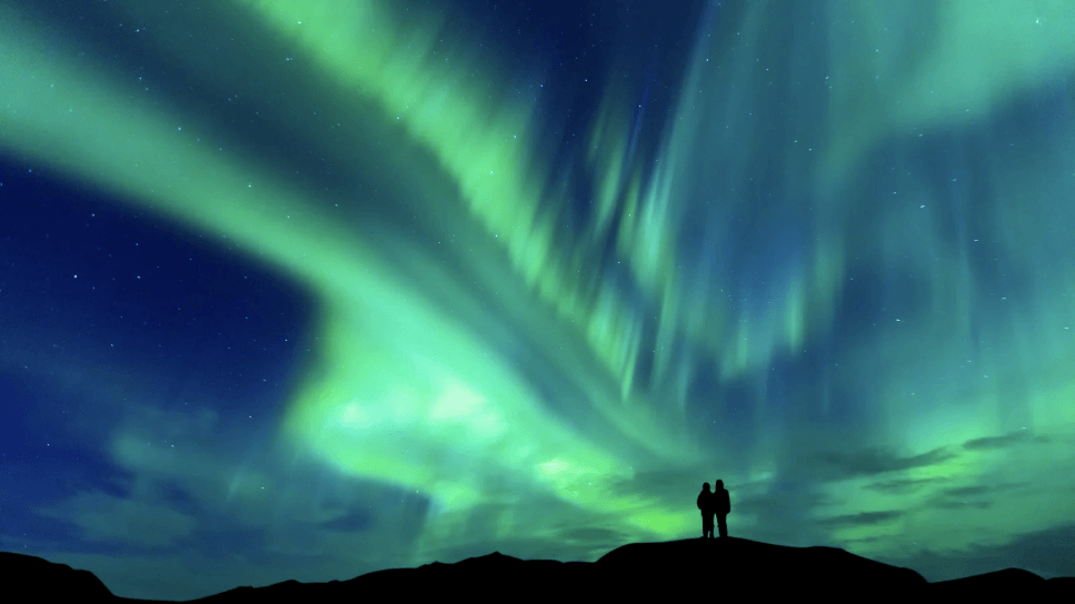 Aurores boréales dans le ciel d’Islande en hiver