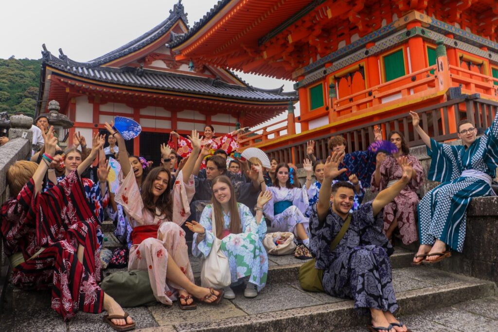 Adolescents en séjour au Japon avec CEI
