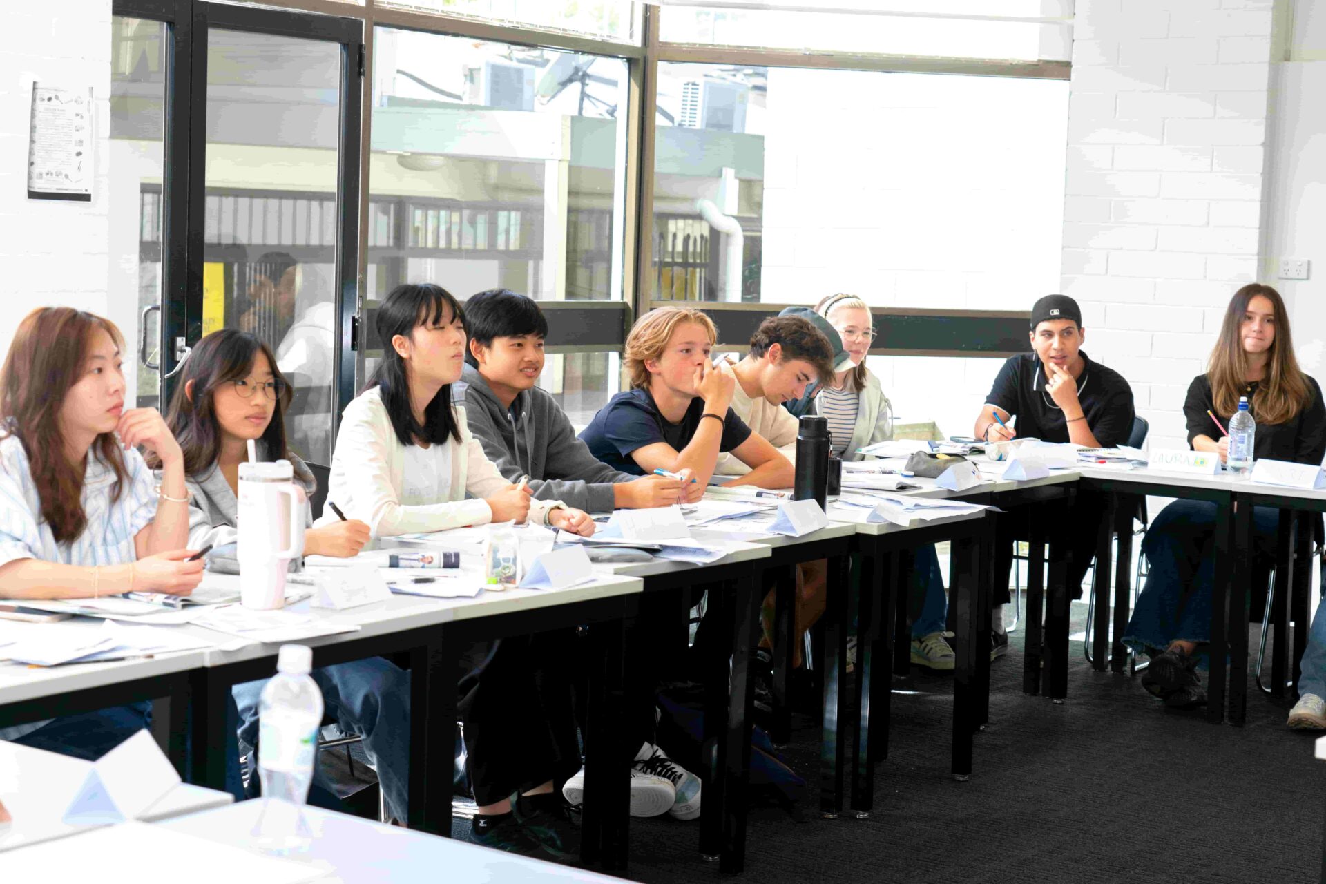 Étudiants en cours d’anglais dans une école de langue à Noosa