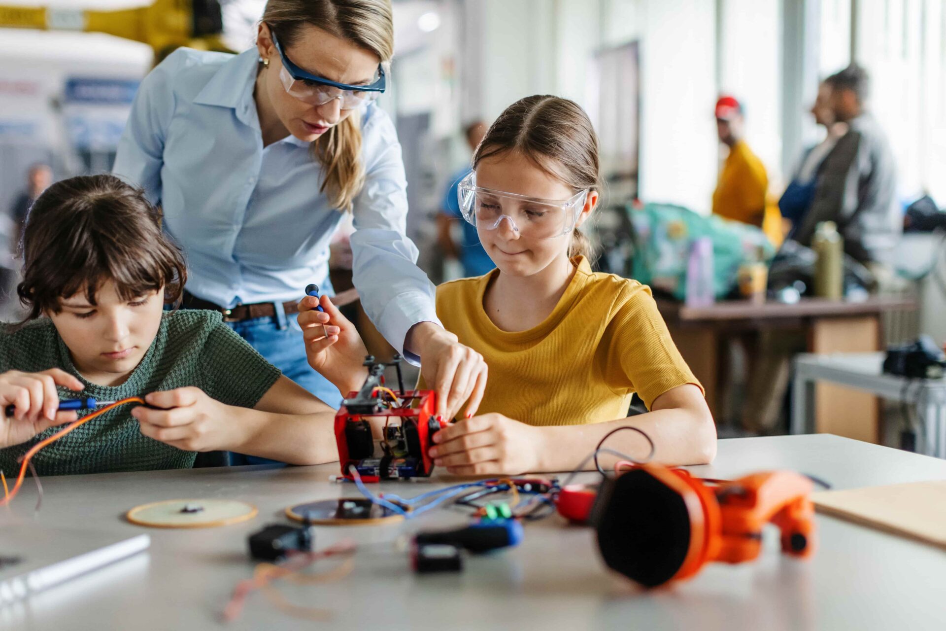 Atelier de robotique pour adolescents en immersion et technologies en Irlande